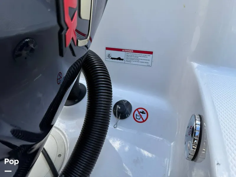 Slide: The Image of Robalo R222 Explorer 2023 - 15022064