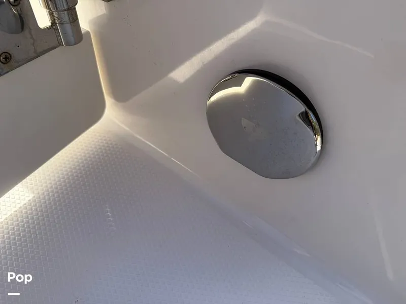 Slide: The Image of Robalo R222 Explorer 2023 - 15023160