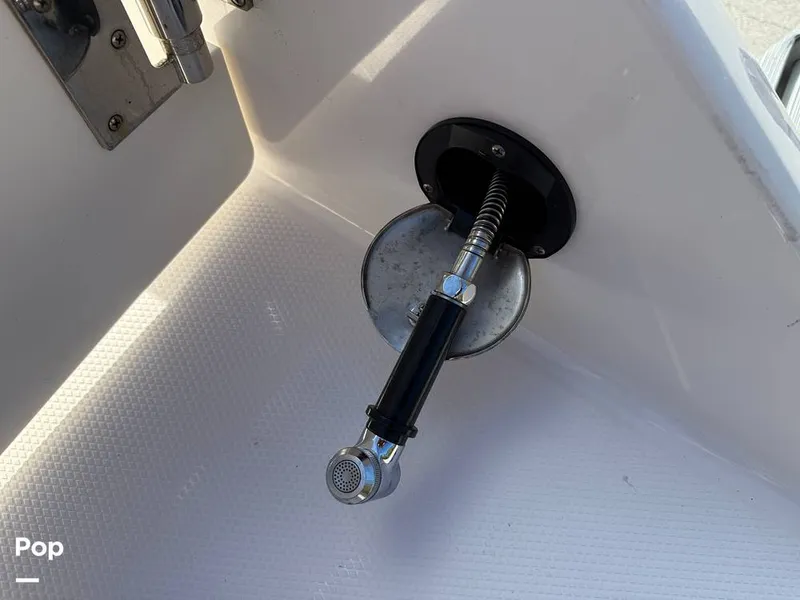 Slide: The Image of Robalo R222 Explorer 2023 - 15023161