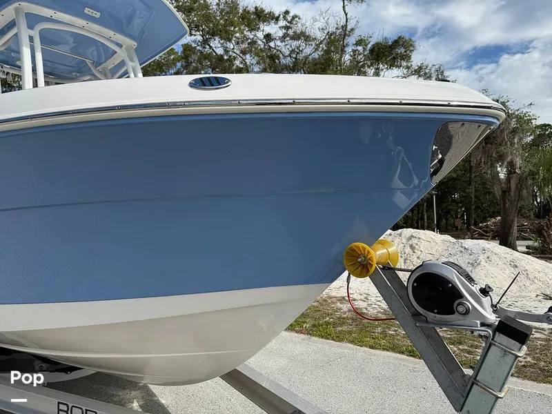 Slide: The Image of Robalo R222 Explorer 2023 - 15022073