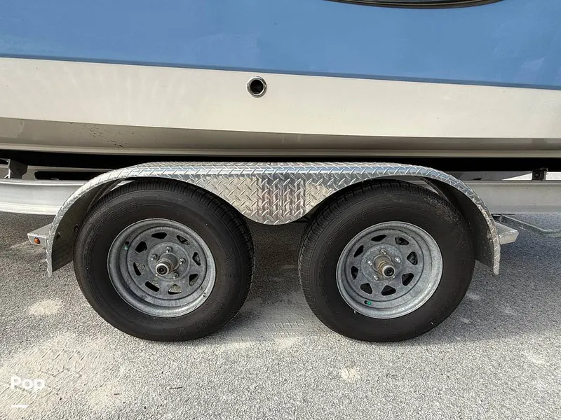 Slide: The Image of Robalo R222 Explorer 2023 - 15022081