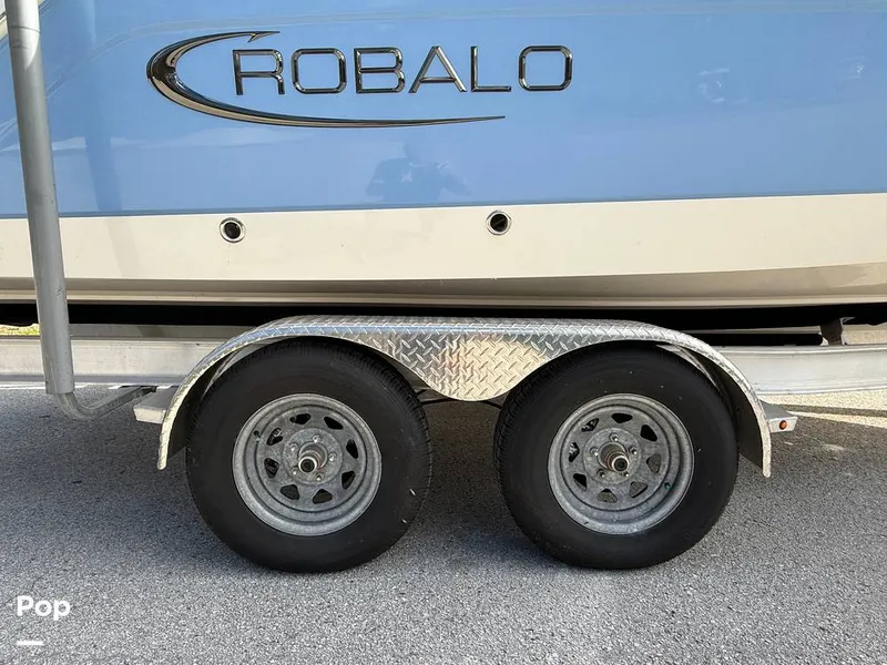 Slide: The Image of Robalo R222 Explorer 2023 - 15022087
