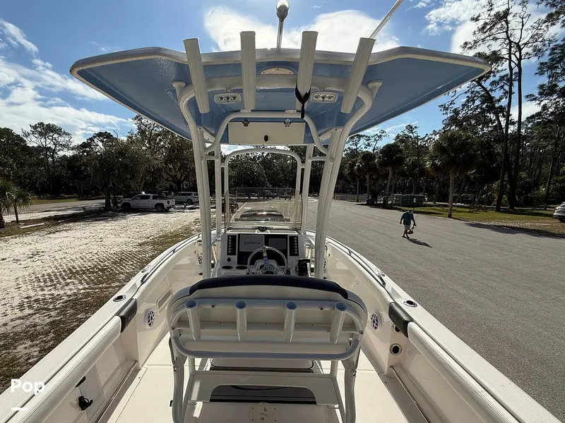Slide: The Image of Robalo R222 Explorer 2023 - 15021895