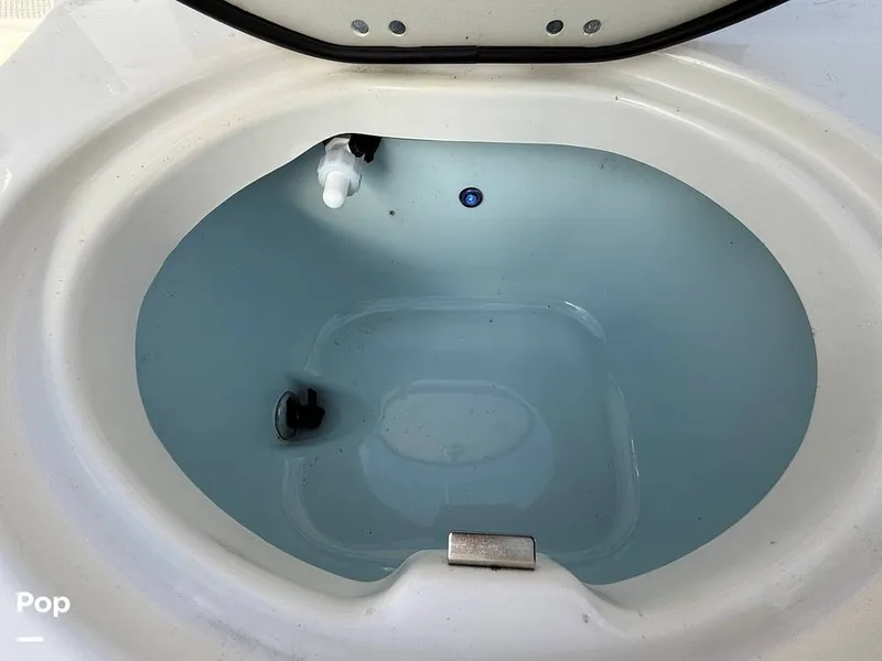 Slide: The Image of Robalo R222 Explorer 2023 - 15021904