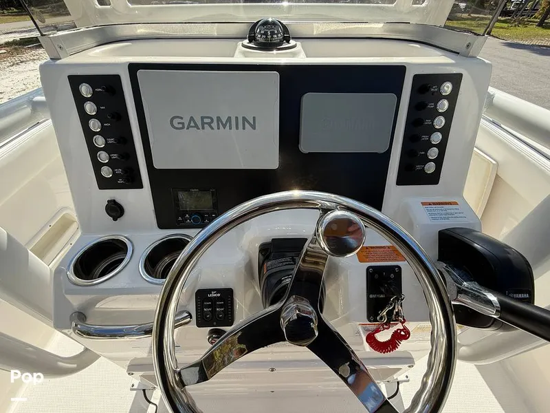 Slide: The Image of Robalo R222 Explorer 2023 - 15021914