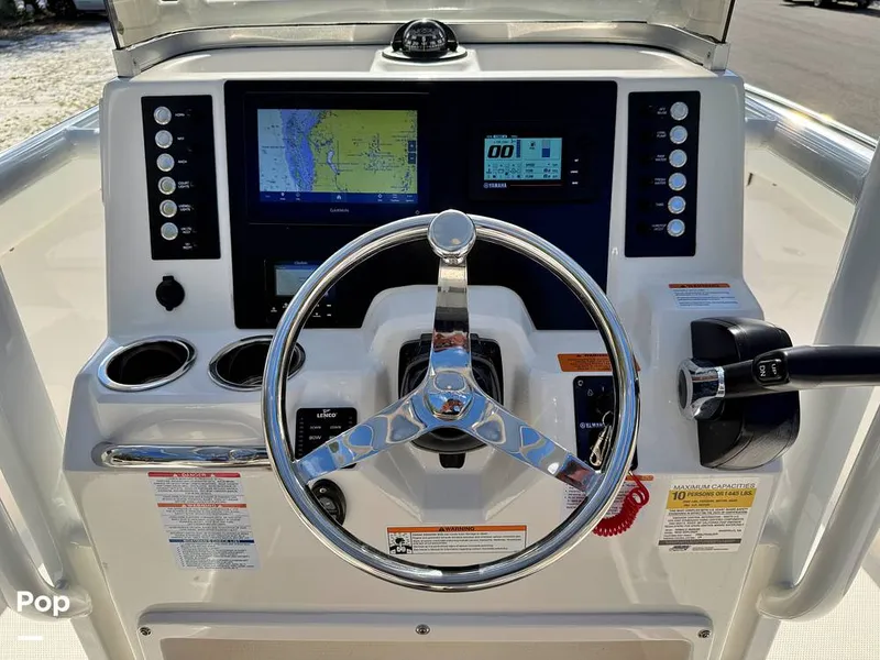 Slide: The Image of Robalo R222 Explorer 2023 - 15021884