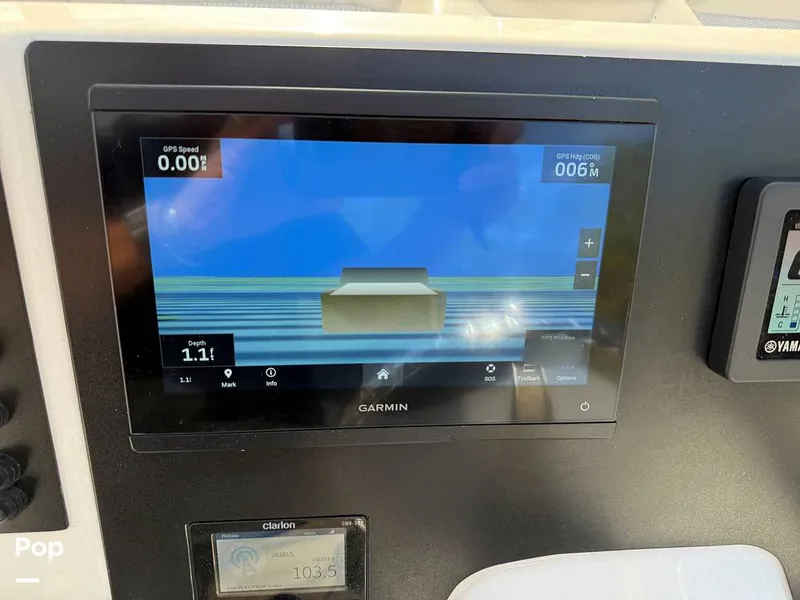 Slide: The Image of Robalo R222 Explorer 2023 - 15021887