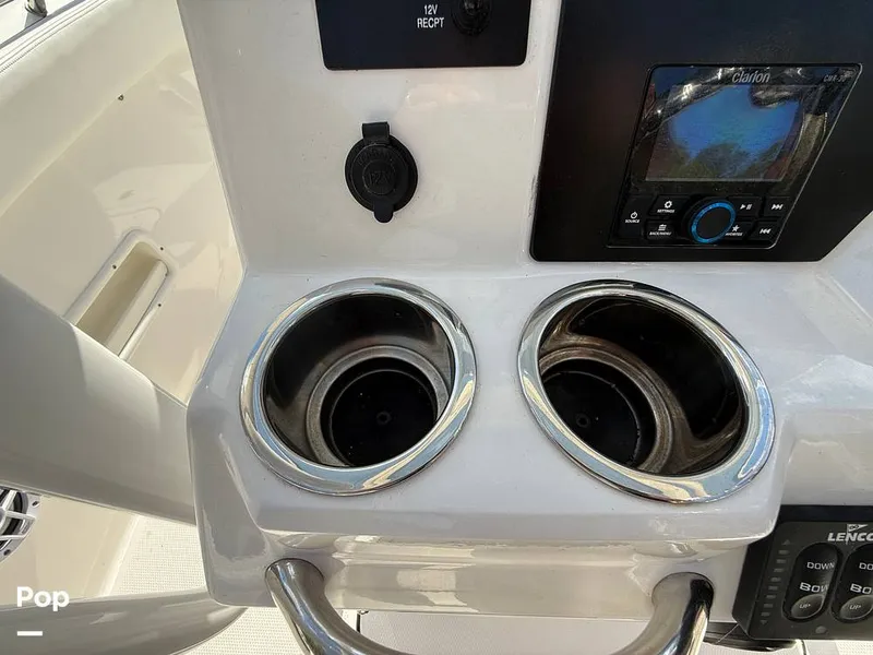 Slide: The Image of Robalo R222 Explorer 2023 - 15021916