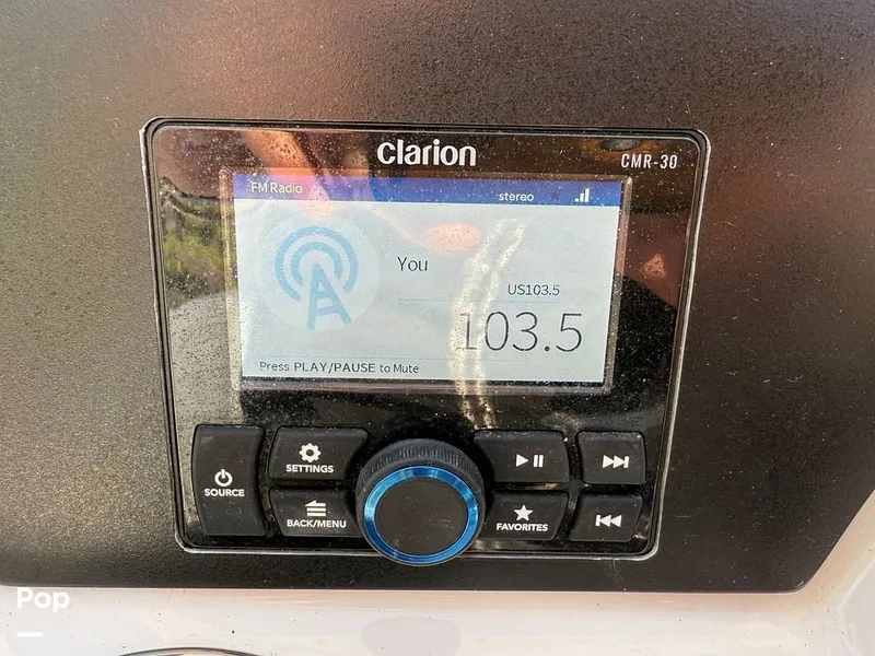 Slide: The Image of Robalo R222 Explorer 2023 - 15021890