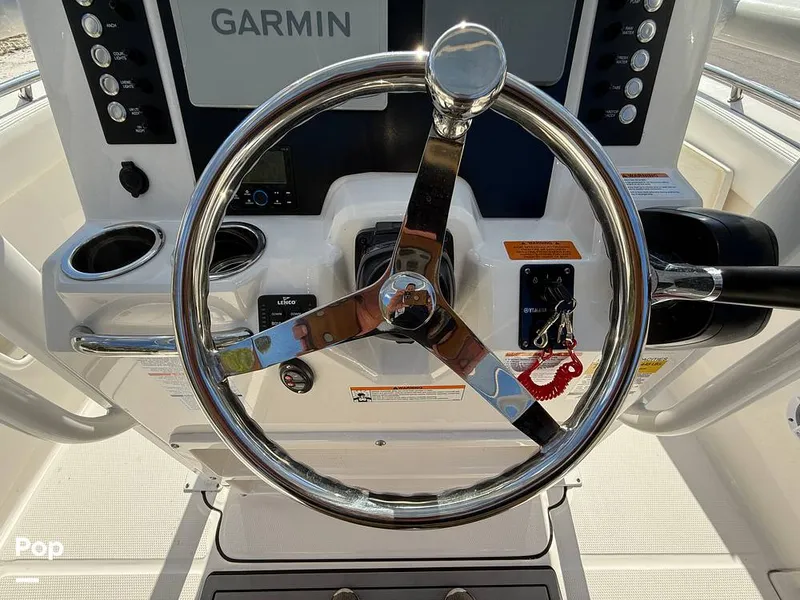 Slide: The Image of Robalo R222 Explorer 2023 - 15021918