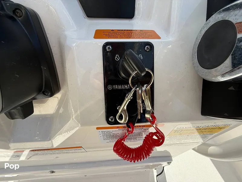 Slide: The Image of Robalo R222 Explorer 2023 - 15021919