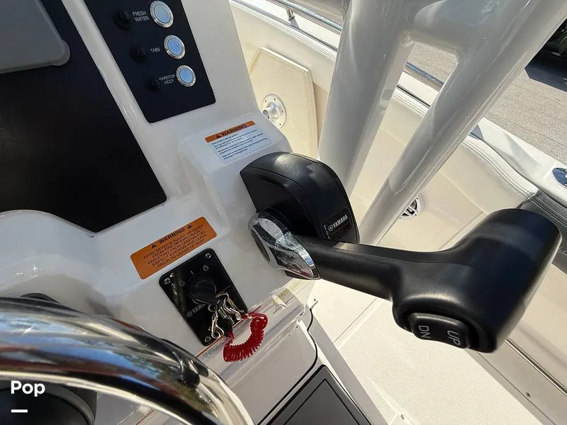 Slide: The Image of Robalo R222 Explorer 2023 - 15021920