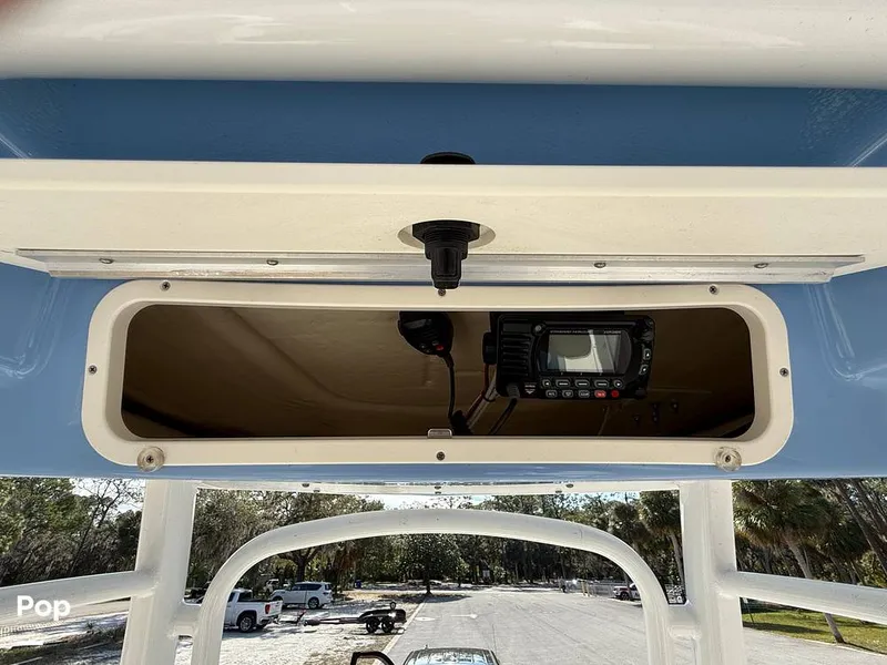 Slide: The Image of Robalo R222 Explorer 2023 - 15021891