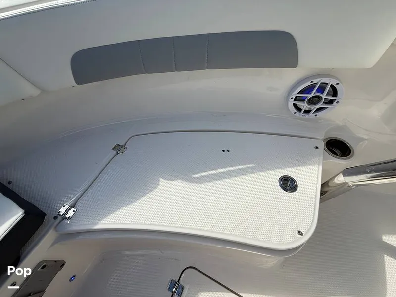 Slide: The Image of Robalo R222 Explorer 2023 - 15021928