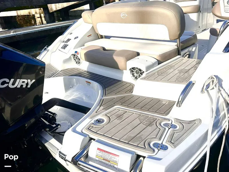 Slide: The Image of Crownline Boats E235 XS 2023 - 14998322