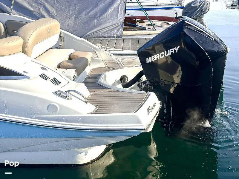 Slide: The Image of Crownline Boats E235 XS 2023 - 14998282