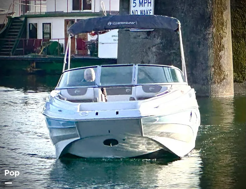 Slide: The Image of Crownline Boats E235 XS 2023 - 15010364