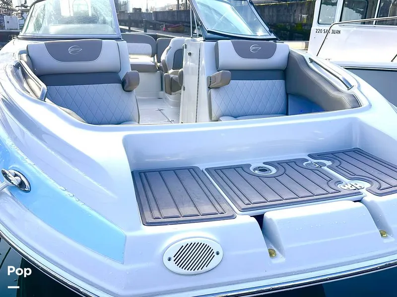 Slide: The Image of Crownline Boats E235 XS 2023 - 14998285