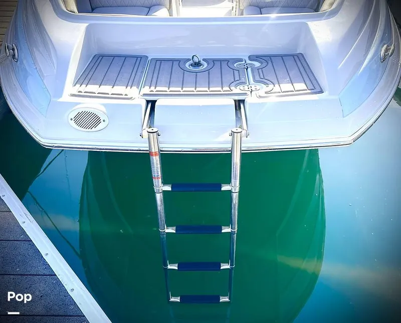 Slide: The Image of Crownline Boats E235 XS 2023 - 14998335