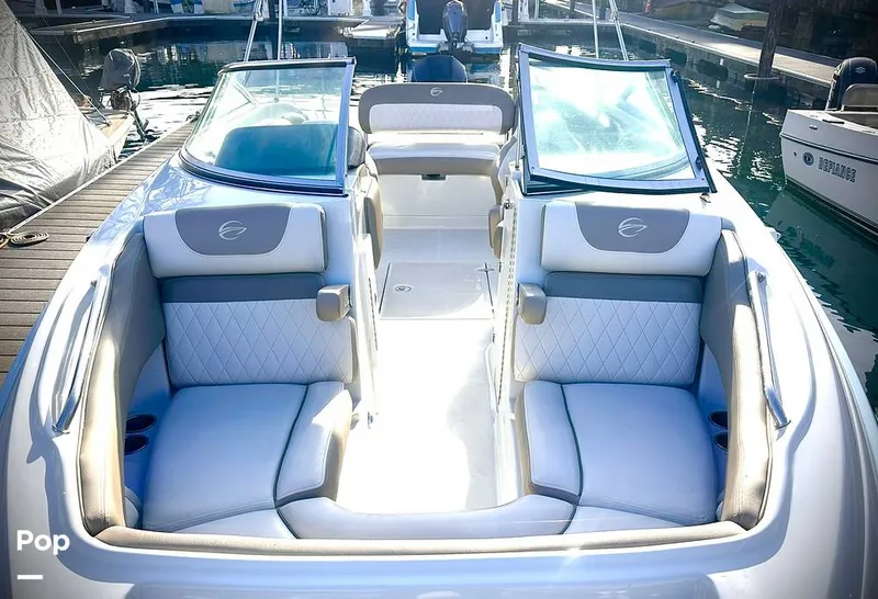 Slide: The Image of Crownline Boats E235 XS 2023 - 14998333