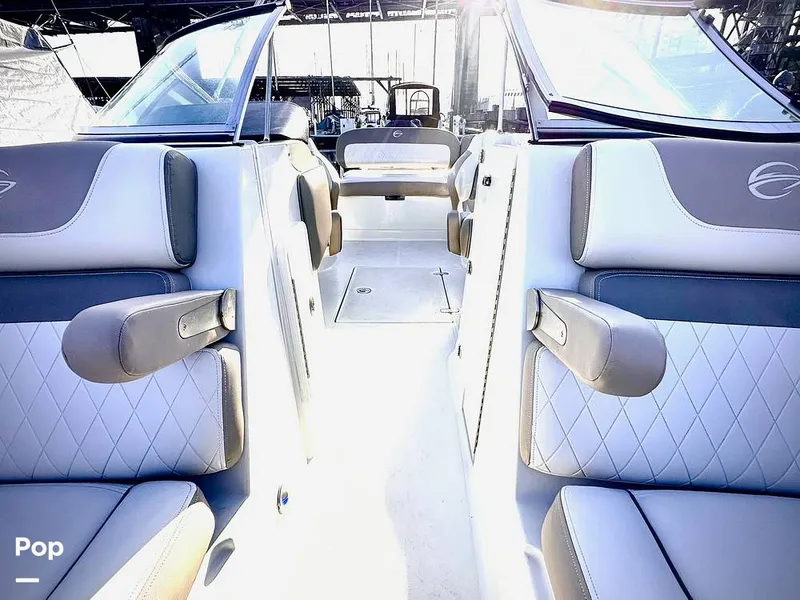 Slide: The Image of Crownline Boats E235 XS 2023 - 14998342
