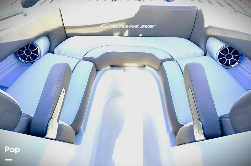 Slide: The Image of Crownline Boats E235 XS 2023 - 14998341