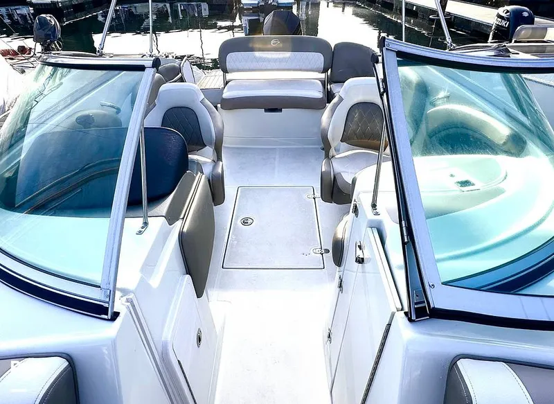 Slide: The Image of Crownline Boats E235 XS 2023 - 14998292