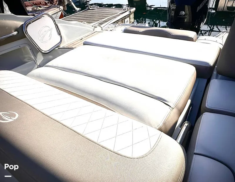 Slide: The Image of Crownline Boats E235 XS 2023 - 14998346