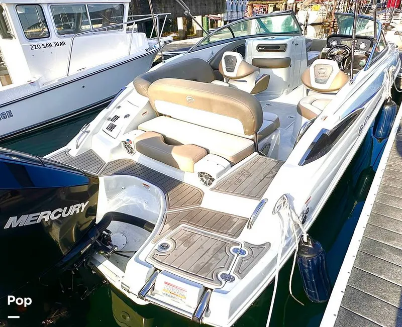 Slide: The Image of Crownline Boats E235 XS 2023 - 14998296