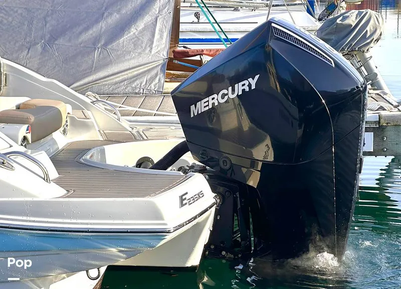 Slide: The Image of Crownline Boats E235 XS 2023 - 14998329