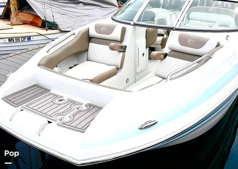 Slide: The Image of Crownline Boats E235 XS 2023 - 15010353