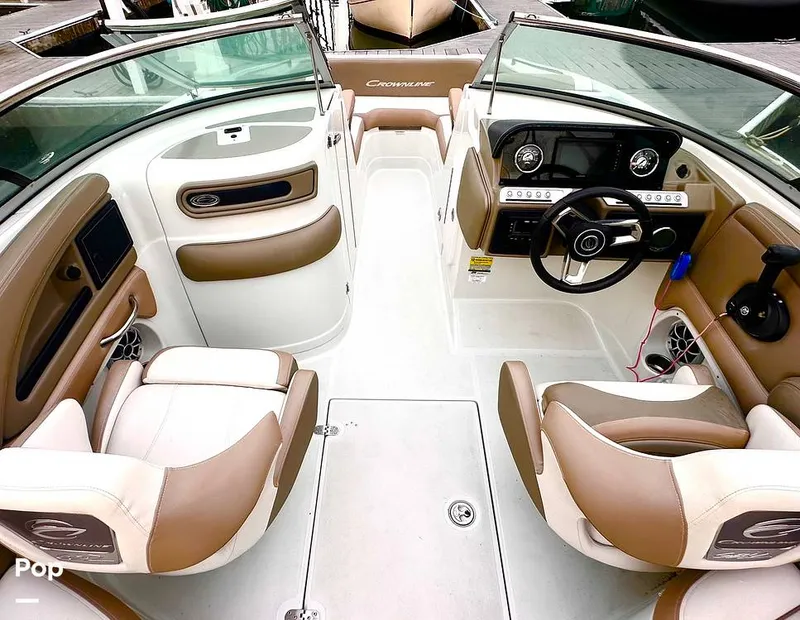 Slide: The Image of Crownline Boats E235 XS 2023 - 15010358