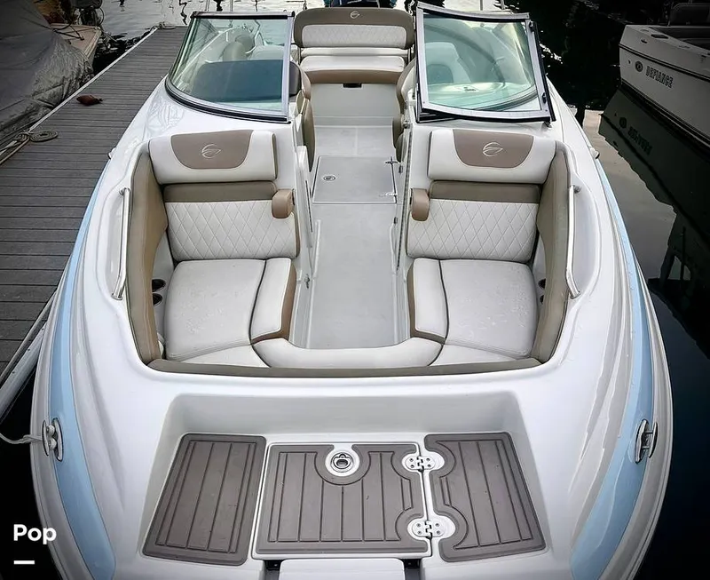 Slide: The Image of Crownline Boats E235 XS 2023 - 15010362