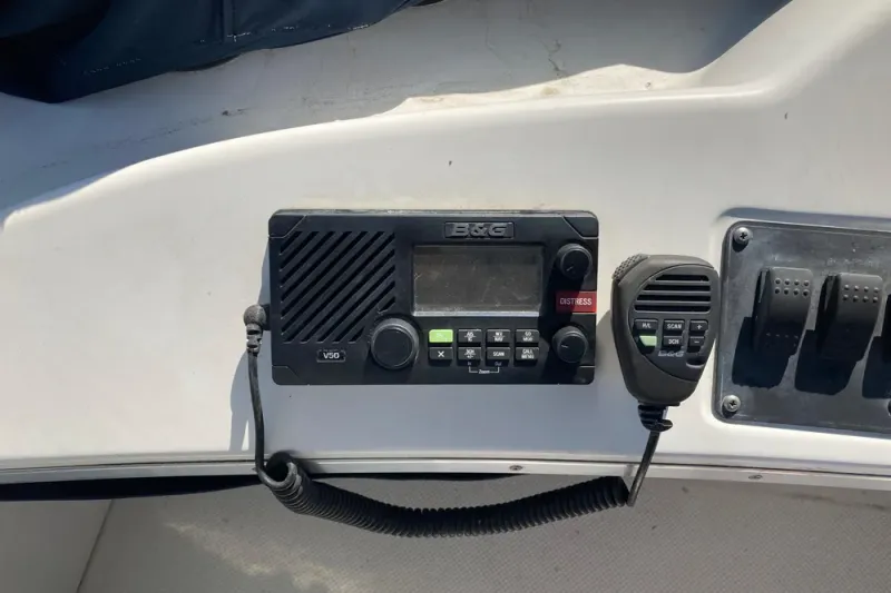 Slide: The Image of Bayliner 3388 Command Bridge Motoryacht 1999 - 26