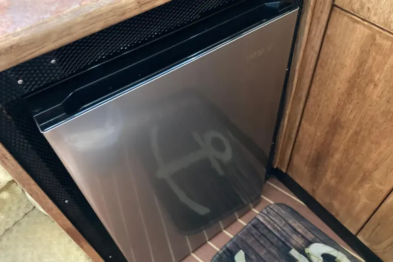 Slide: The Image of Bayliner 3388 Command Bridge Motoryacht 1999 - 35