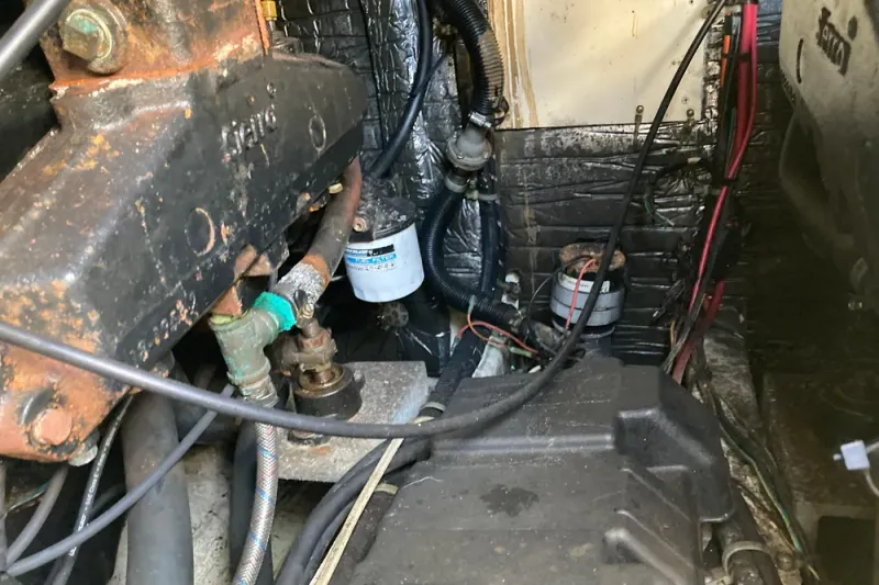 Slide: The Image of Bayliner 3388 Command Bridge Motoryacht 1999 - 51