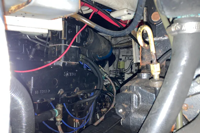 Slide: The Image of Bayliner 3388 Command Bridge Motoryacht 1999 - 55