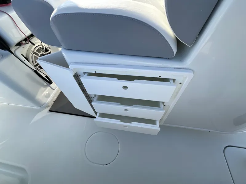 Slide: The Image of Yellowfin 36 OFFSHORE 2020 - 20