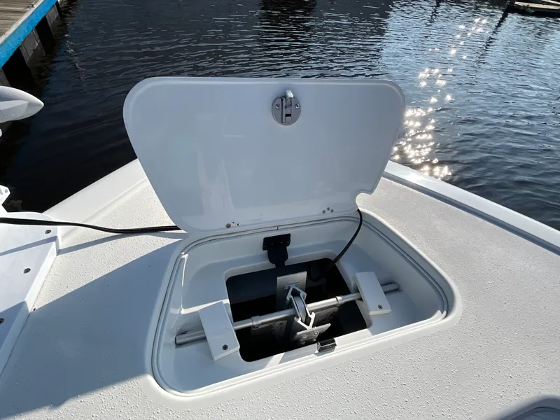 Slide: The Image of Yellowfin 36 OFFSHORE 2020 - 25