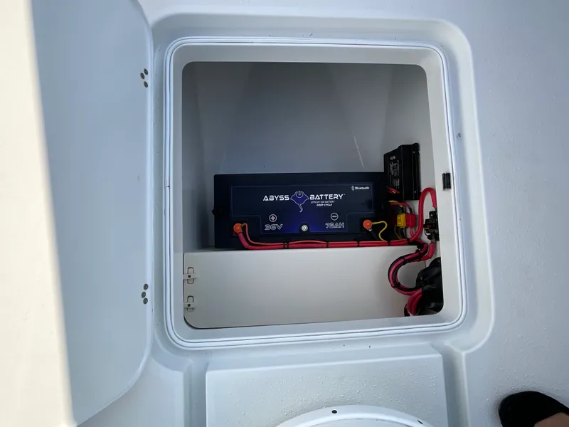 Slide: The Image of Yellowfin 36 OFFSHORE 2020 - 27