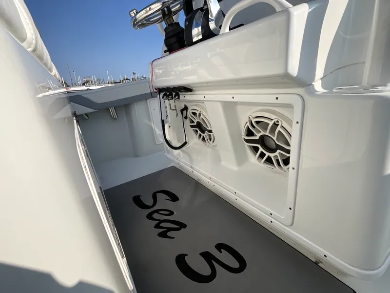 Slide: The Image of Yellowfin 36 OFFSHORE 2020 - 43