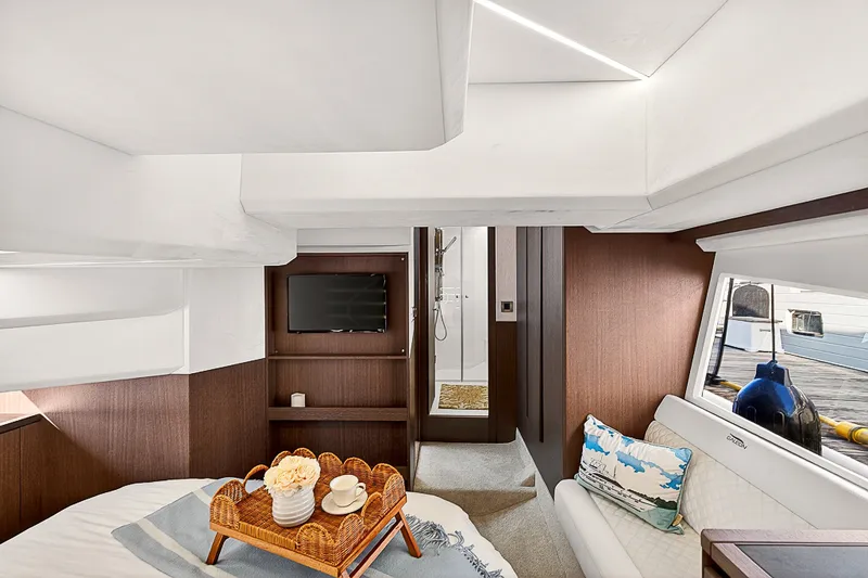 Slide: The Image of Galeon 425 HTS 2020 - 17