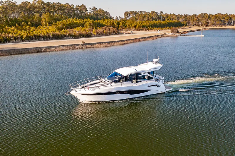 Slide: The Image of Galeon 425 HTS 2020 - 28