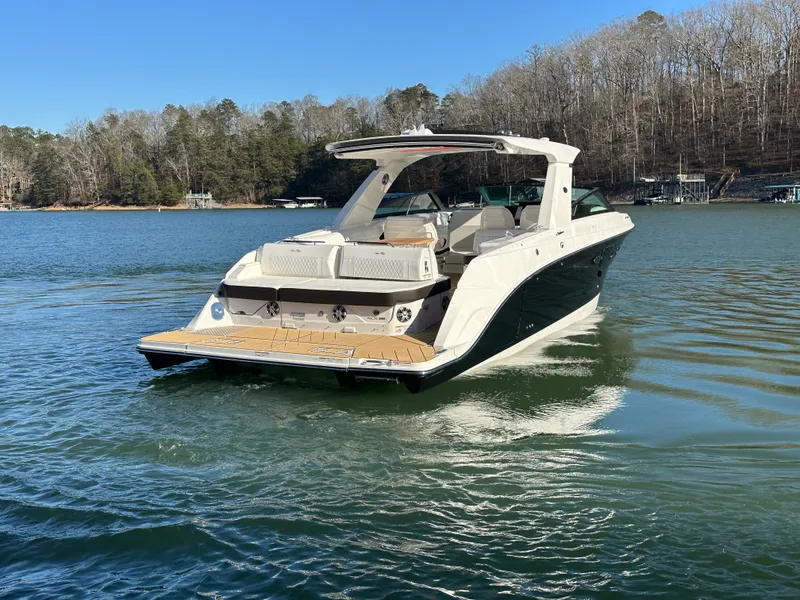 Slide: The Image of Sea Ray 400 SLX 2024 - 3