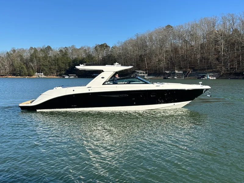 Slide: The Image of Sea Ray 400 SLX 2024 - 4