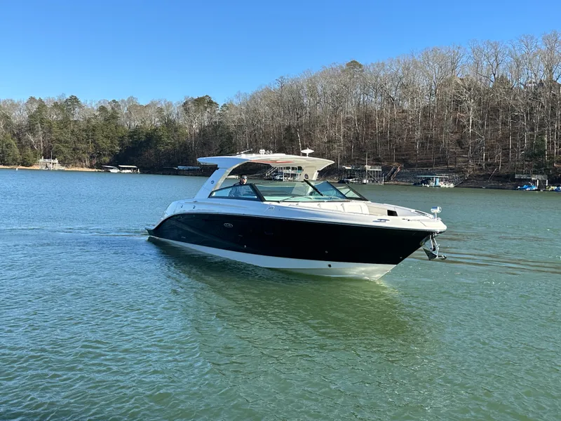 Slide: The Image of Sea Ray 400 SLX 2024 - 5