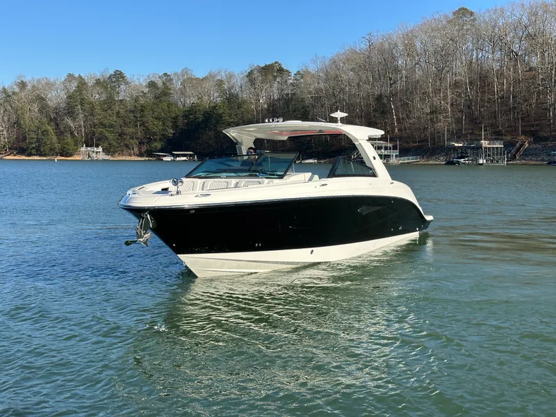 Slide: The Image of Sea Ray 400 SLX 2024 - 7