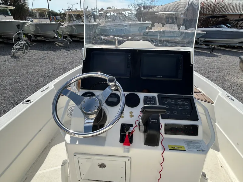 Slide: The Image of Skeeter 2250 2020 - 12