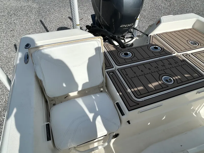 Slide: The Image of Skeeter 2250 2020 - 9