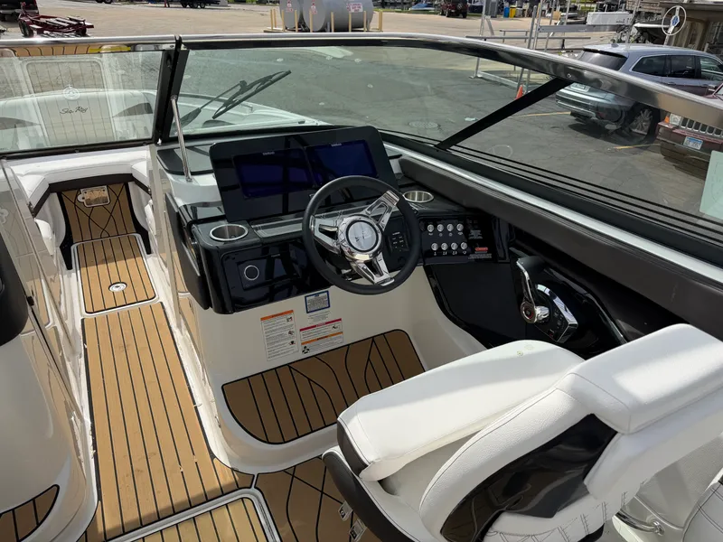 Slide: The Image of Sea Ray SLX 260 2026 - 11